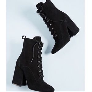 Kendall & Kylie: Black Lace Up Booties (9.5)